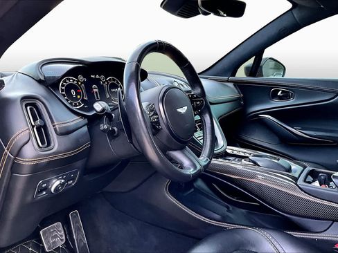 Used 2021 Aston Martin DBX AWD/4WD image 17