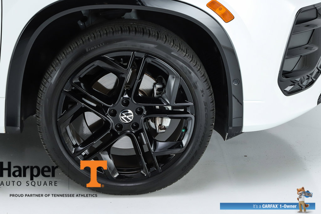 Used 2025 Volkswagen Tiguan SE R-Line AWD/4WD image 14