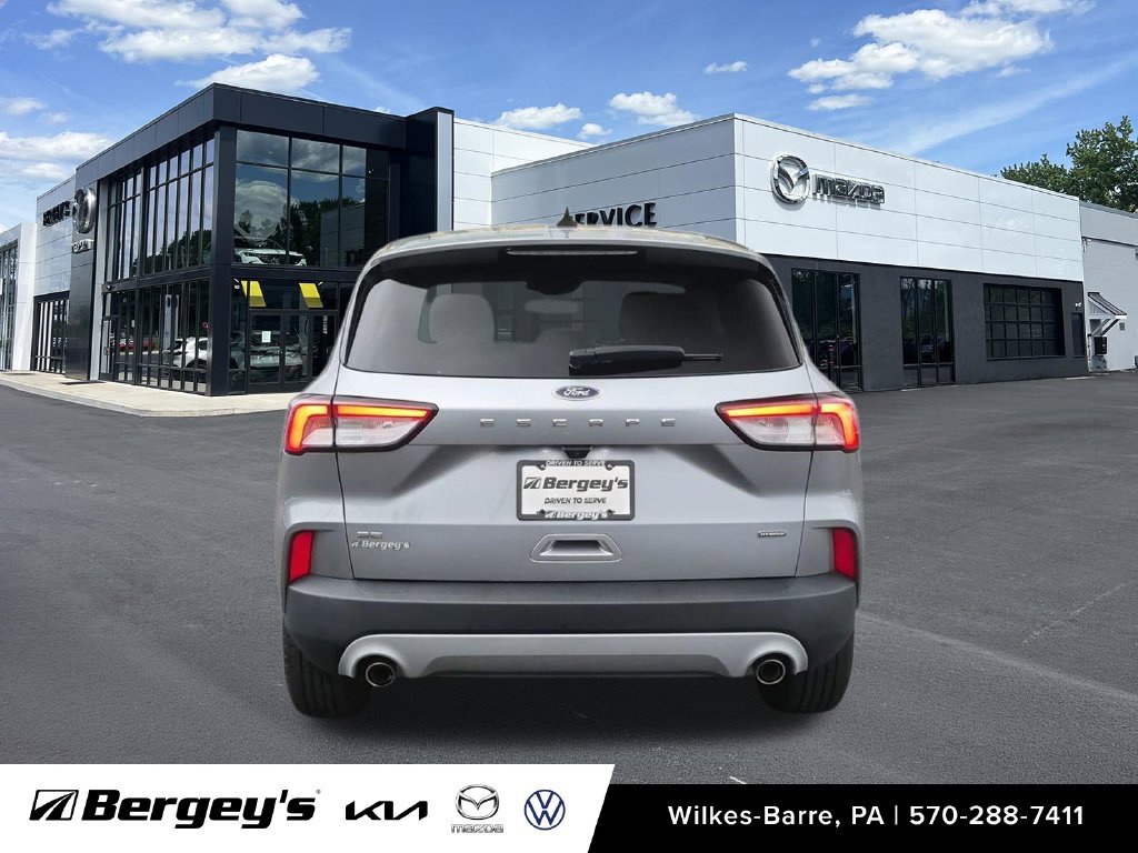 Used 2022 Ford Escape SE w/ Convenience Package FWD image 18