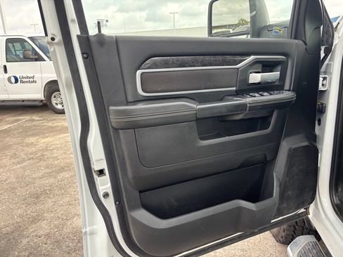 Used 2024 RAM 3500 Big Horn AWD/4WD image 8
