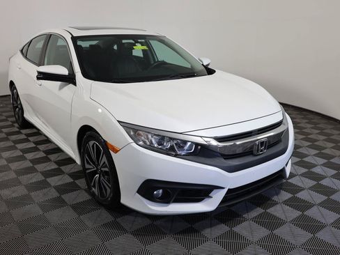 Used 2017 Honda Civic EX-L image 2
