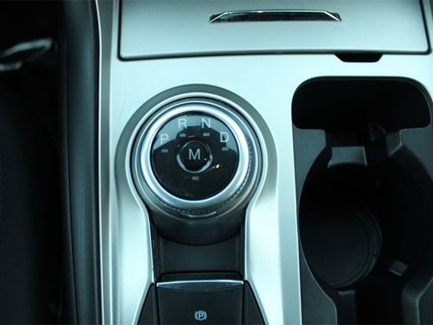 Used 2020 Ford Explorer XLT w/ Comfort Package image 22