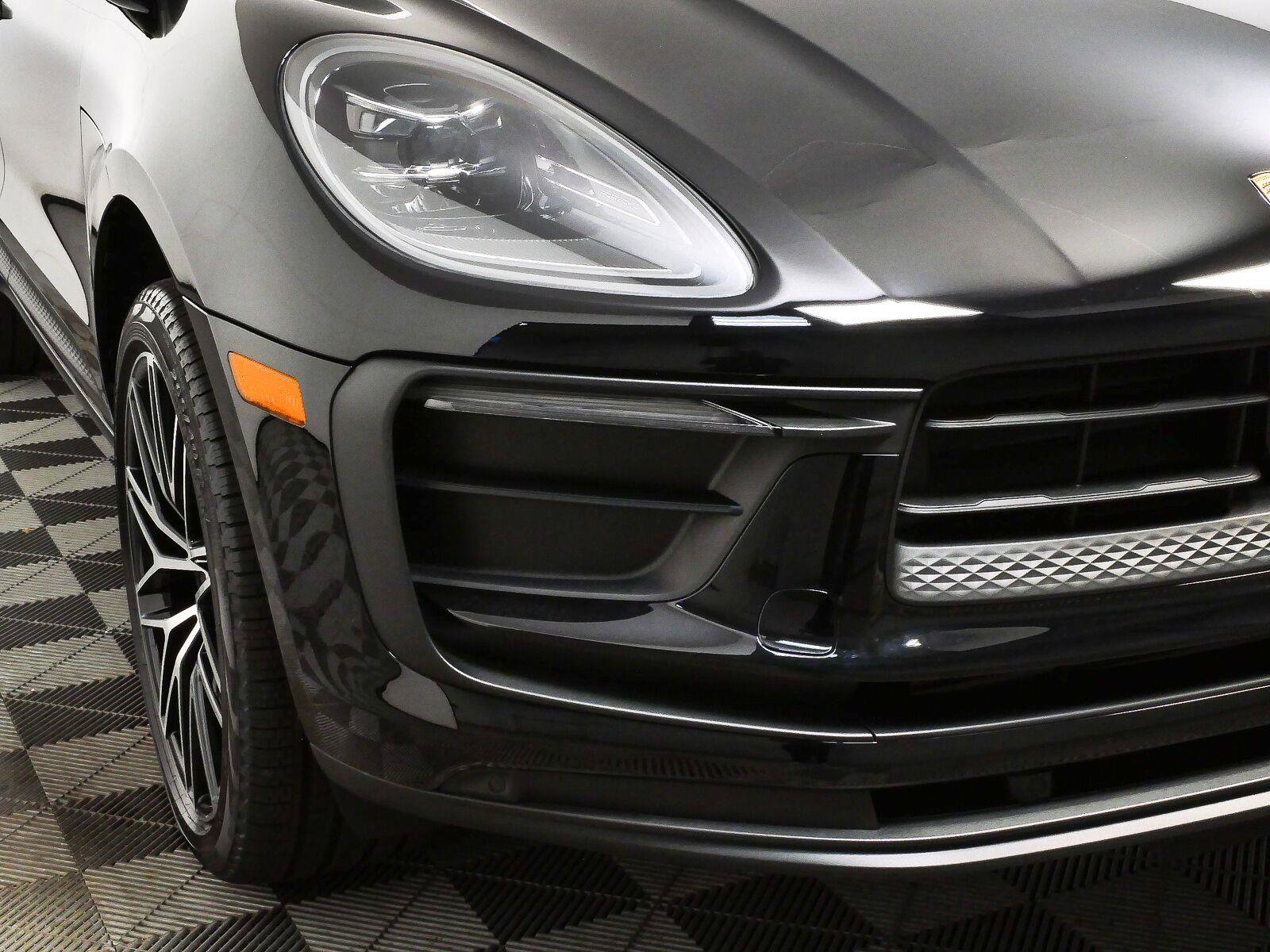 New 2026 Porsche Macan Turbo AWD/4WD image 40