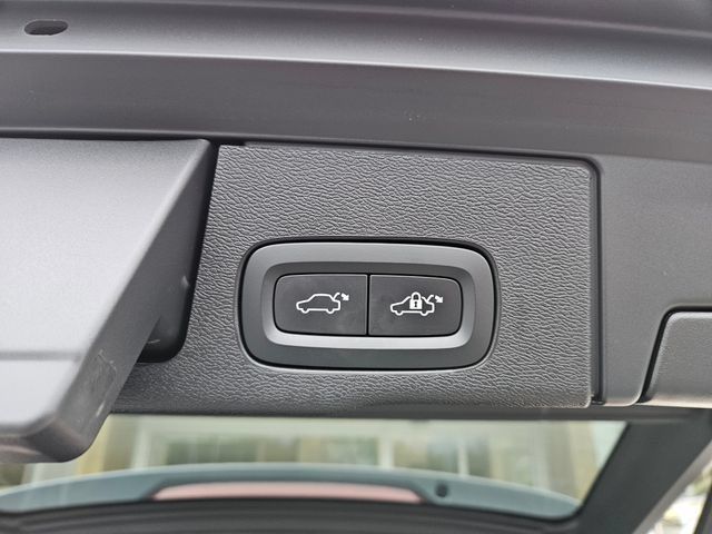 Used 2023 Volvo XC60 B6 Ultimate AWD/4WD image 13