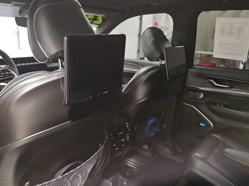 Used 2023 Jeep Grand Cherokee L Overland w/ Rear Seat Video Group I AWD/4WD image 30