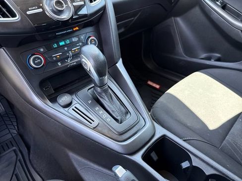 Used 2018 Ford Focus SEL FWD image 25