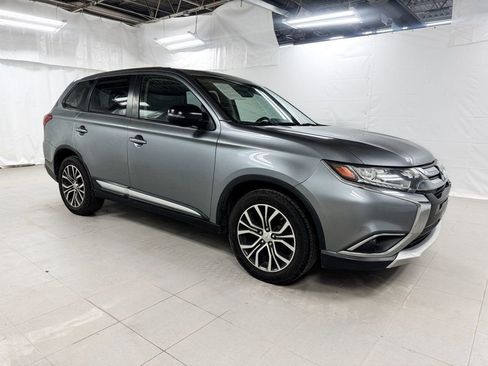 Used 2017 Mitsubishi Outlander SE image 8