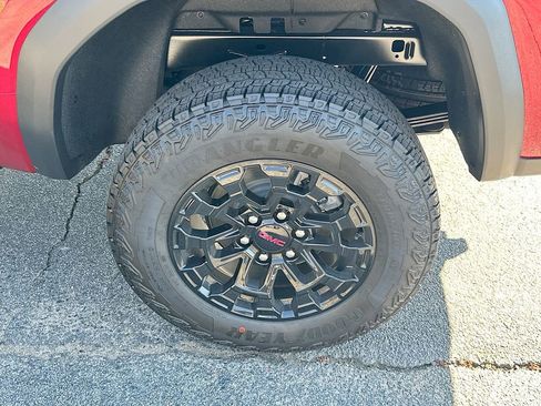 New 2026 GMC Canyon Elevation w/ Convenience Package image 24