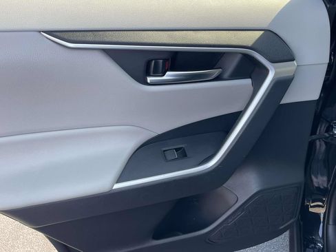 Used 2019 Toyota RAV4 XLE Premium w/ Cold Weather Package FWD image 15