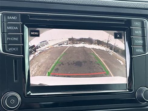 Used 2017 Volkswagen Jetta SE image 14