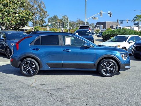 Certified 2024 Kia Niro EX FWD image 5