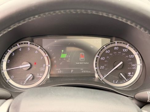 Used 2022 Toyota Highlander XLE FWD image 33