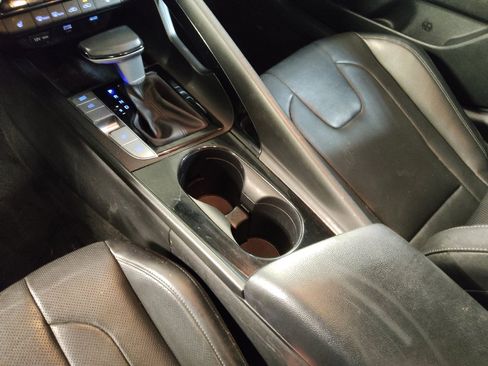 Used 2023 Hyundai Elantra Limited image 26