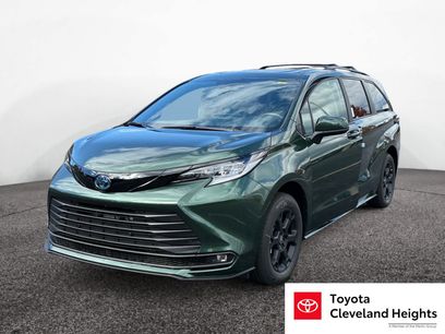 New 2025 Toyota Sienna XLE Woodland Edition