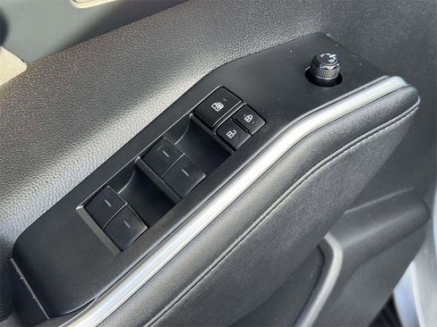 Used 2024 Toyota Highlander XSE image 19