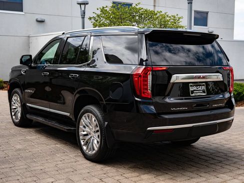 Used 2023 GMC Yukon Denali AWD/4WD image 6