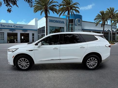 Used 2024 Buick Enclave Essence w/ Technology Package FWD image 6