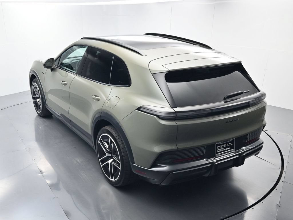 Certified 2026 Porsche Cayenne Electric AWD/4WD image 37