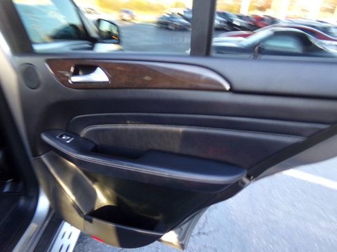Used 2014 Mercedes-Benz ML 350 4MATIC image 28
