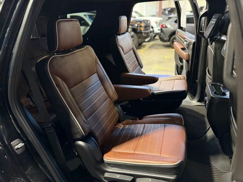 Used 2023 GMC Yukon Denali Ultimate AWD/4WD image 31