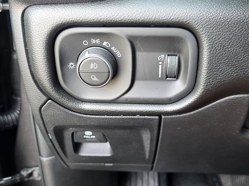 New 2026 RAM 1500 Express AWD/4WD image 21