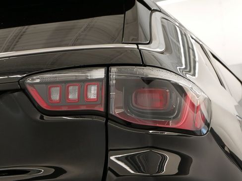 Certified 2025 Jeep Compass Latitude image 53