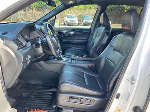 Used 2023 Honda Passport TrailSport image 16