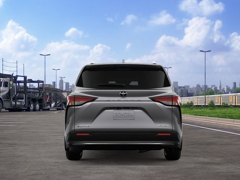 New 2026 Toyota Sienna Platinum image 8