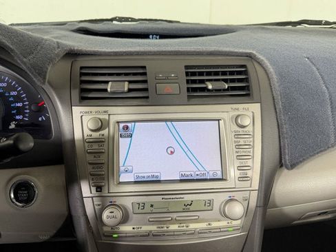 Used 2011 Toyota Camry XLE w/ SE/XLE Extra-Value Pkg image 13