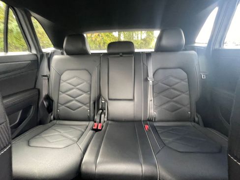 Used 2025 Volkswagen Atlas Cross Sport SE image 34