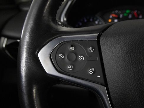 Used 2021 Chevrolet Traverse LT image 26