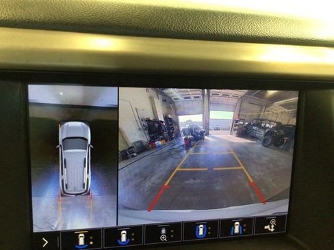 Used 2020 GMC Acadia Denali w/ Trailering Package AWD/4WD image 25