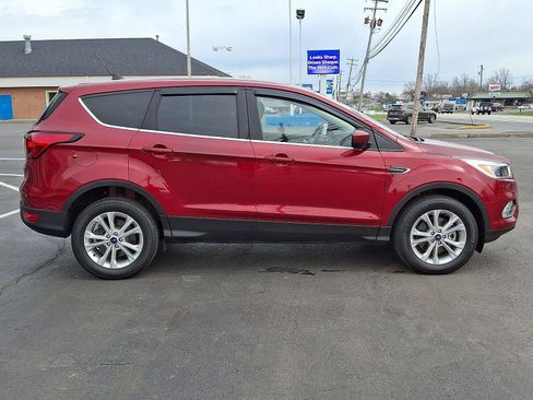 Used 2019 Ford Escape SE image 7