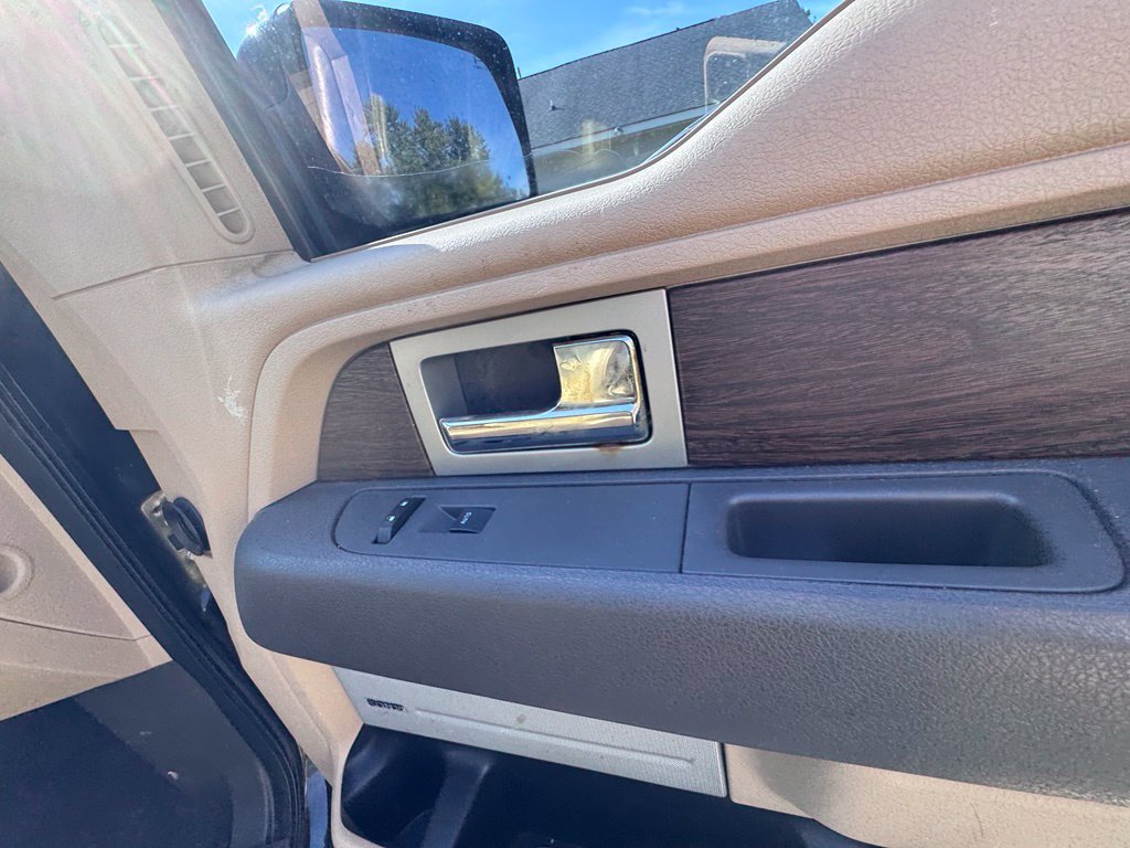 Used 2013 Ford F150 Lariat w/ Luxury Equipment Group RWD image 18