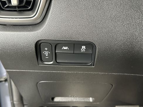 Used 2023 Kia Sorento LX image 25