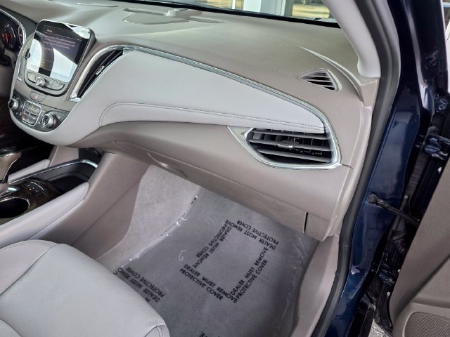 Used 2019 Chevrolet Malibu Premier w/ Sun and Wheel Package FWD image 11