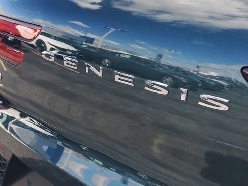 Used 2023 Genesis GV70 2.5T w/ Sport Prestige Package image 8