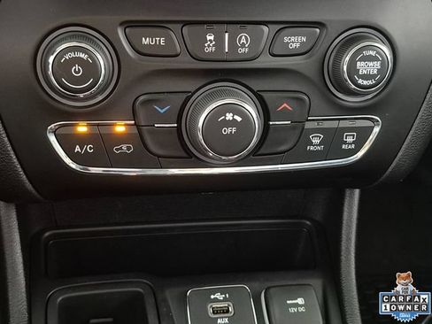 Used 2020 Jeep Cherokee Latitude Plus FWD image 20