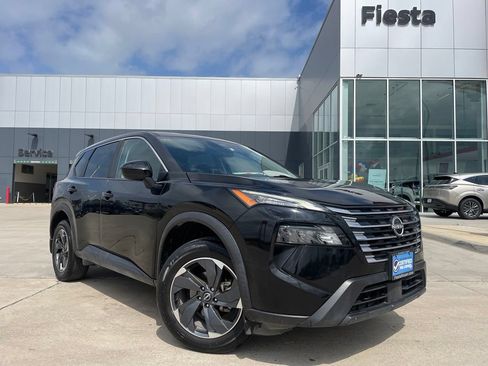 Used 2024 Nissan Rogue SV FWD image 1