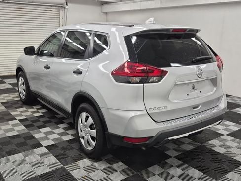 Certified 2020 Nissan Rogue S image 4