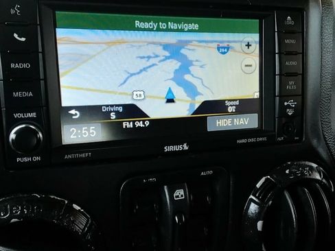 Used 2015 Jeep Wrangler Unlimited Sahara w/ Connectivity Group AWD/4WD image 19