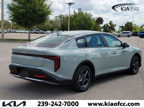 New 2026 Kia K4 FWD image 6