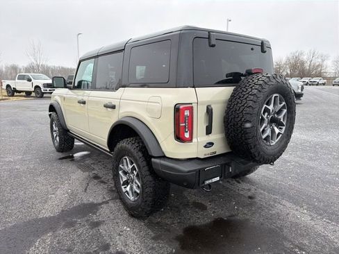 Used 2025 Ford Bronco Badlands image 13