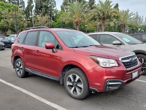 Used 2018 Subaru Forester 2.5i Premium AWD/4WD image 3