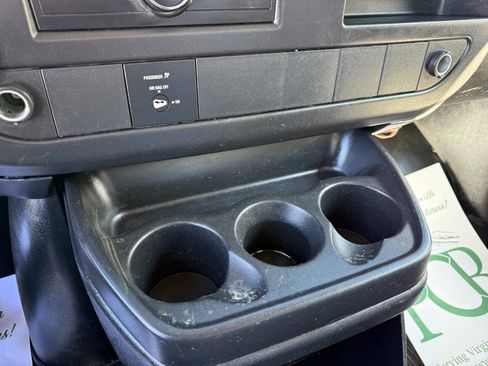 Used 2010 Chevrolet Express 3500 image 19