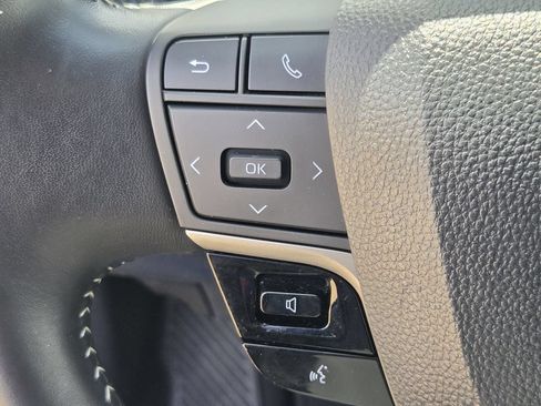 Used 2025 Toyota Camry SE FWD image 24