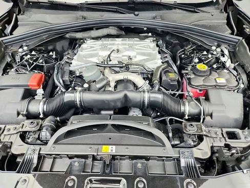 Certified 2025 Jaguar F-PACE SVR image 33