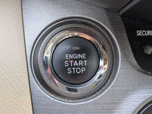 Used 2012 Toyota RAV4 Limited image 32