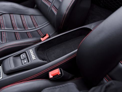 Used 2022 Ferrari F8 Tributo RWD image 82