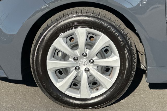 Used 2026 Toyota Corolla LE FWD image 27